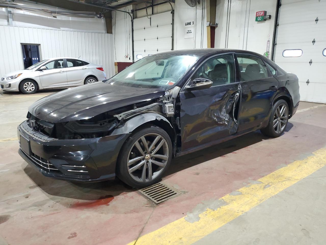 2018 Volkswagen Passat R-line przed